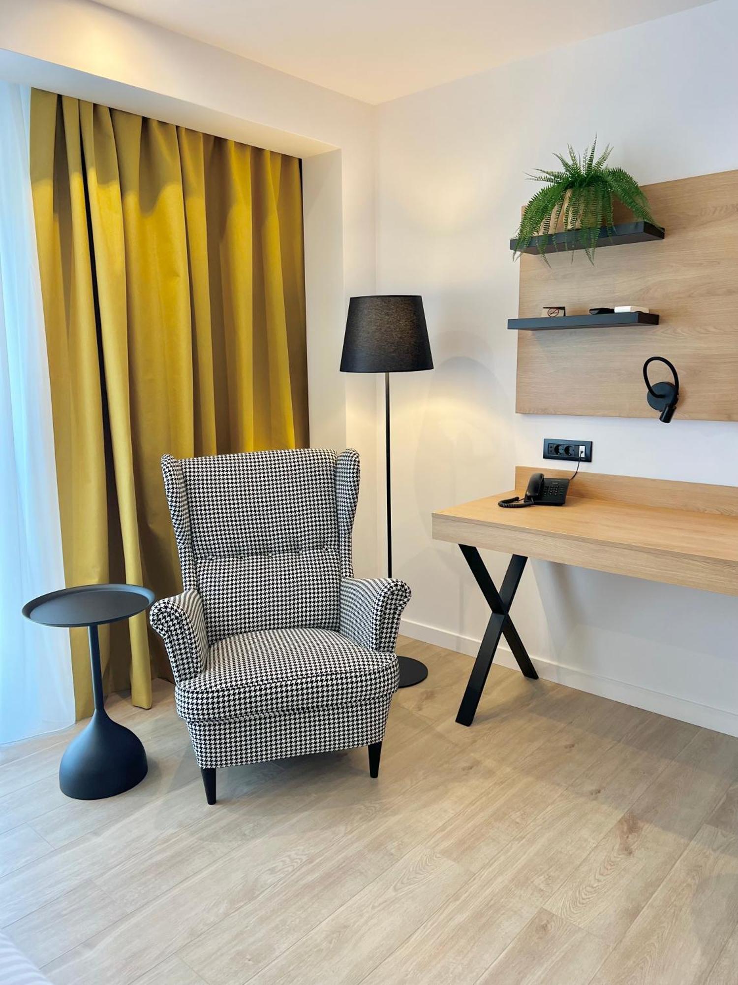 Krystal Boutique Mansion Hotel Hunedoara Eksteriør billede
