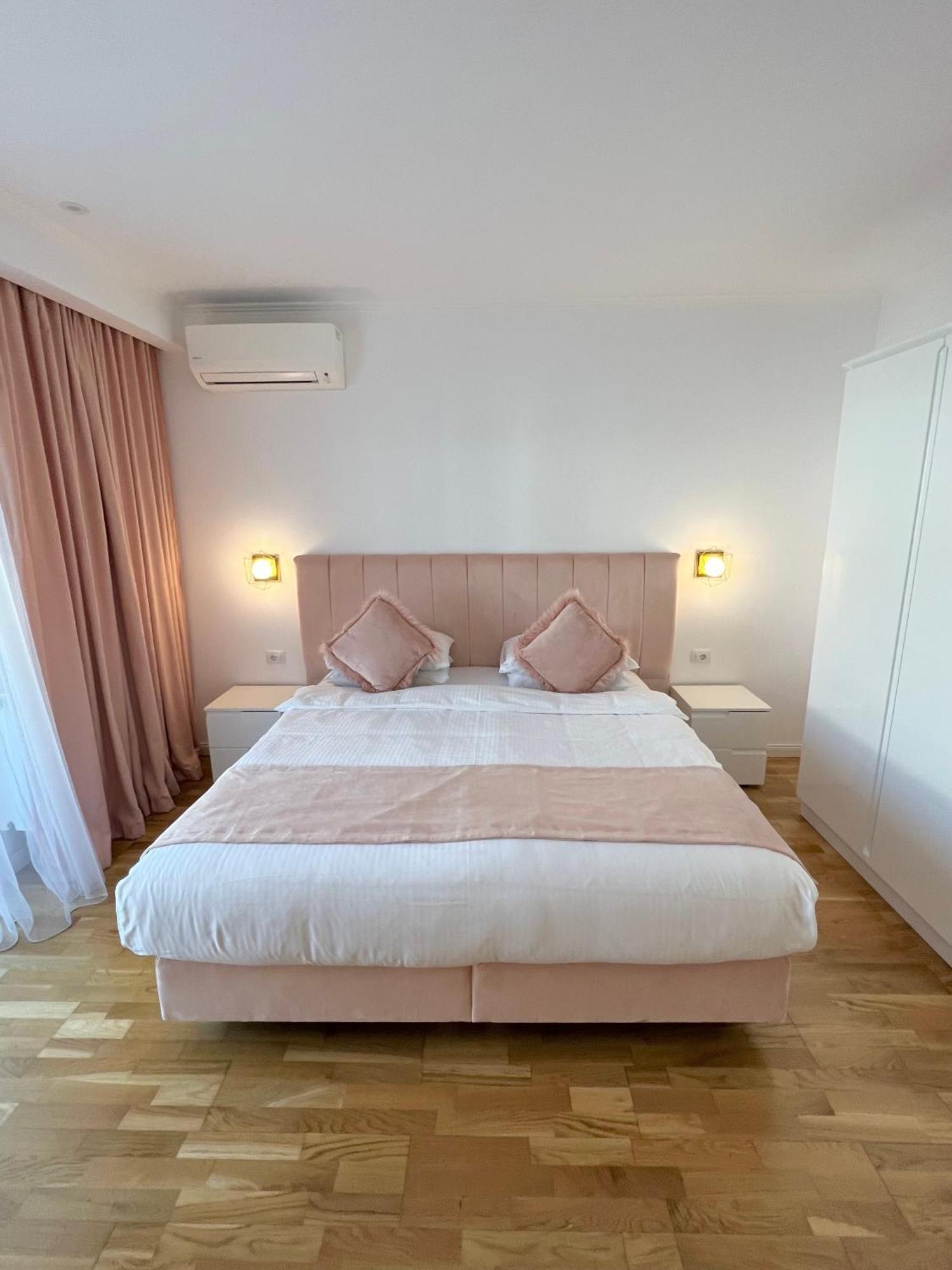 Krystal Boutique Mansion Hotel Hunedoara Eksteriør billede