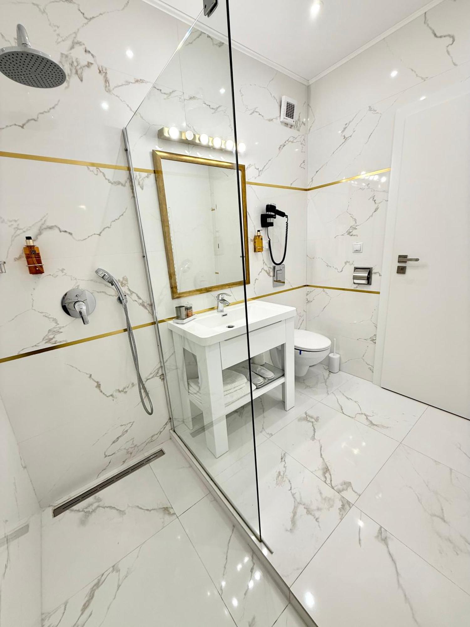 Krystal Boutique Mansion Hotel Hunedoara Eksteriør billede