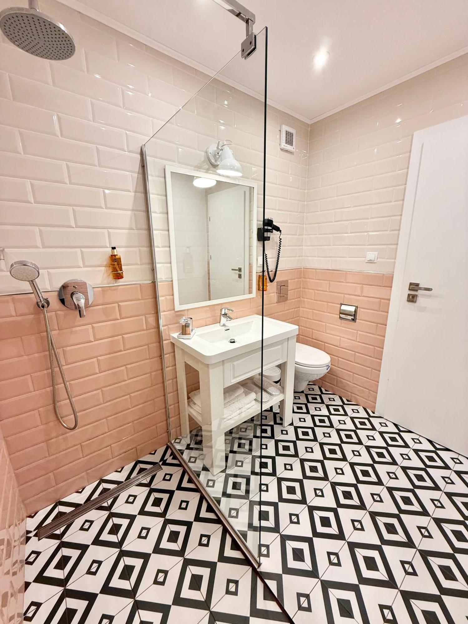 Krystal Boutique Mansion Hotel Hunedoara Eksteriør billede