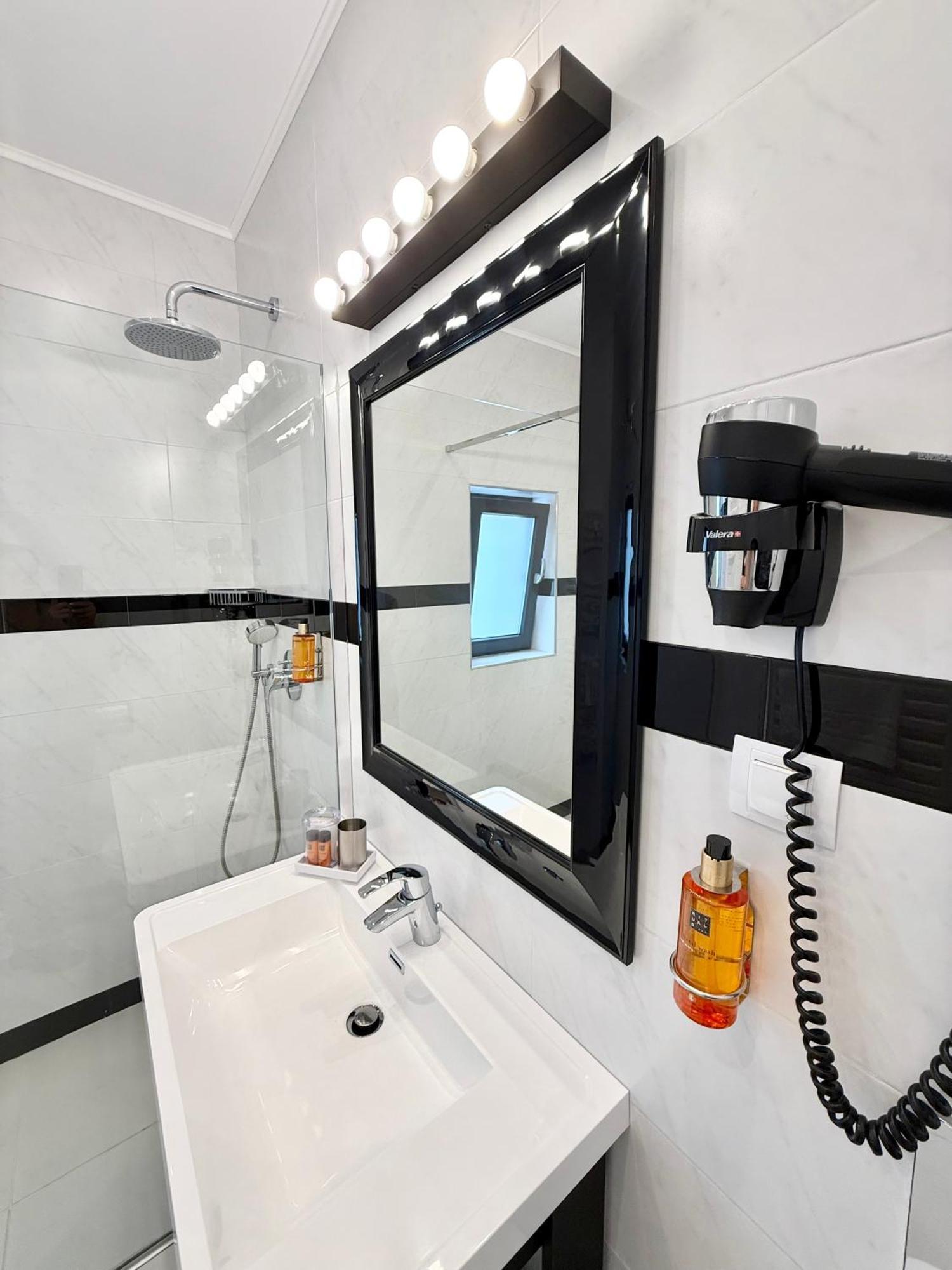 Krystal Boutique Mansion Hotel Hunedoara Eksteriør billede