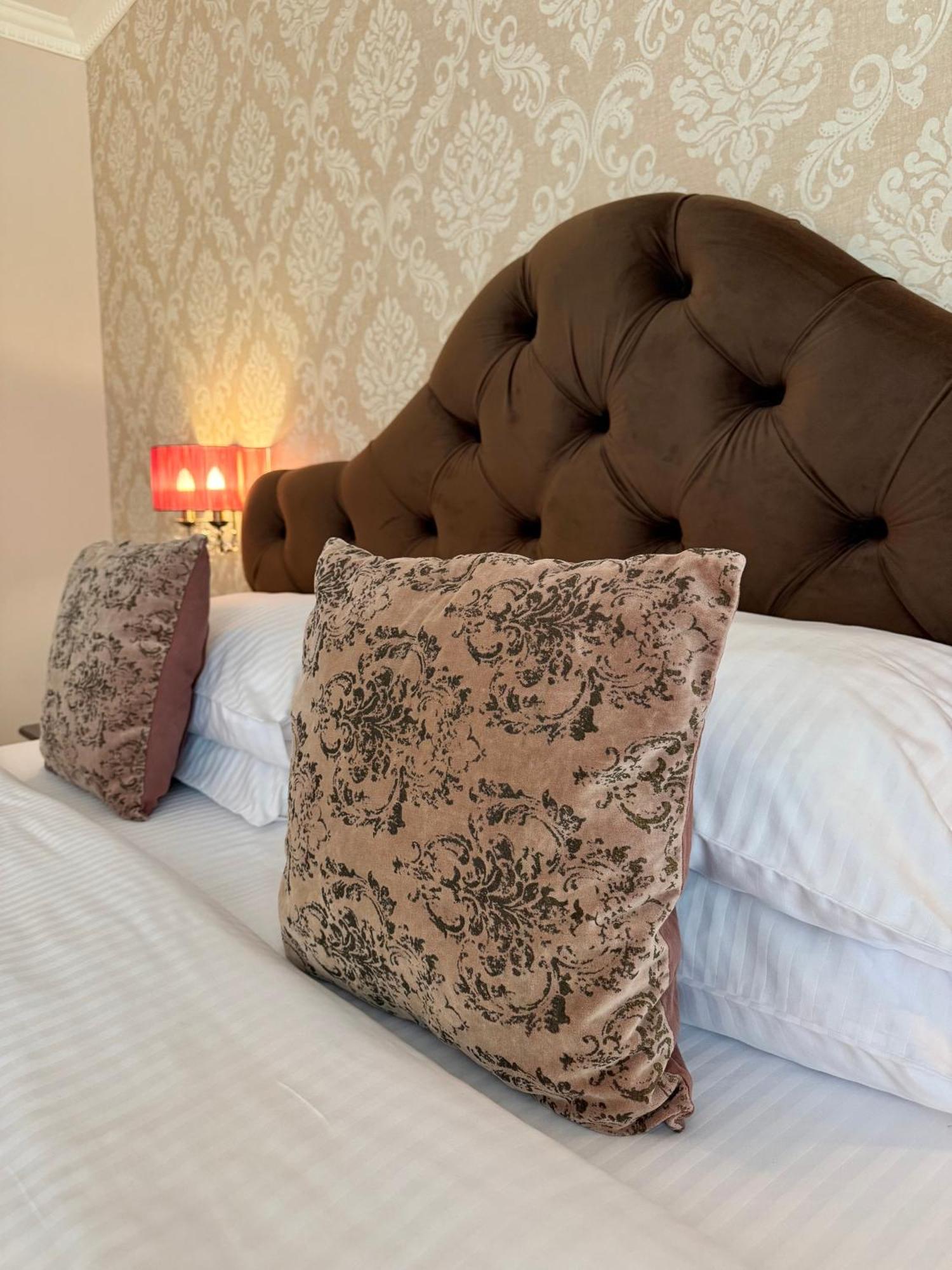 Krystal Boutique Mansion Hotel Hunedoara Eksteriør billede