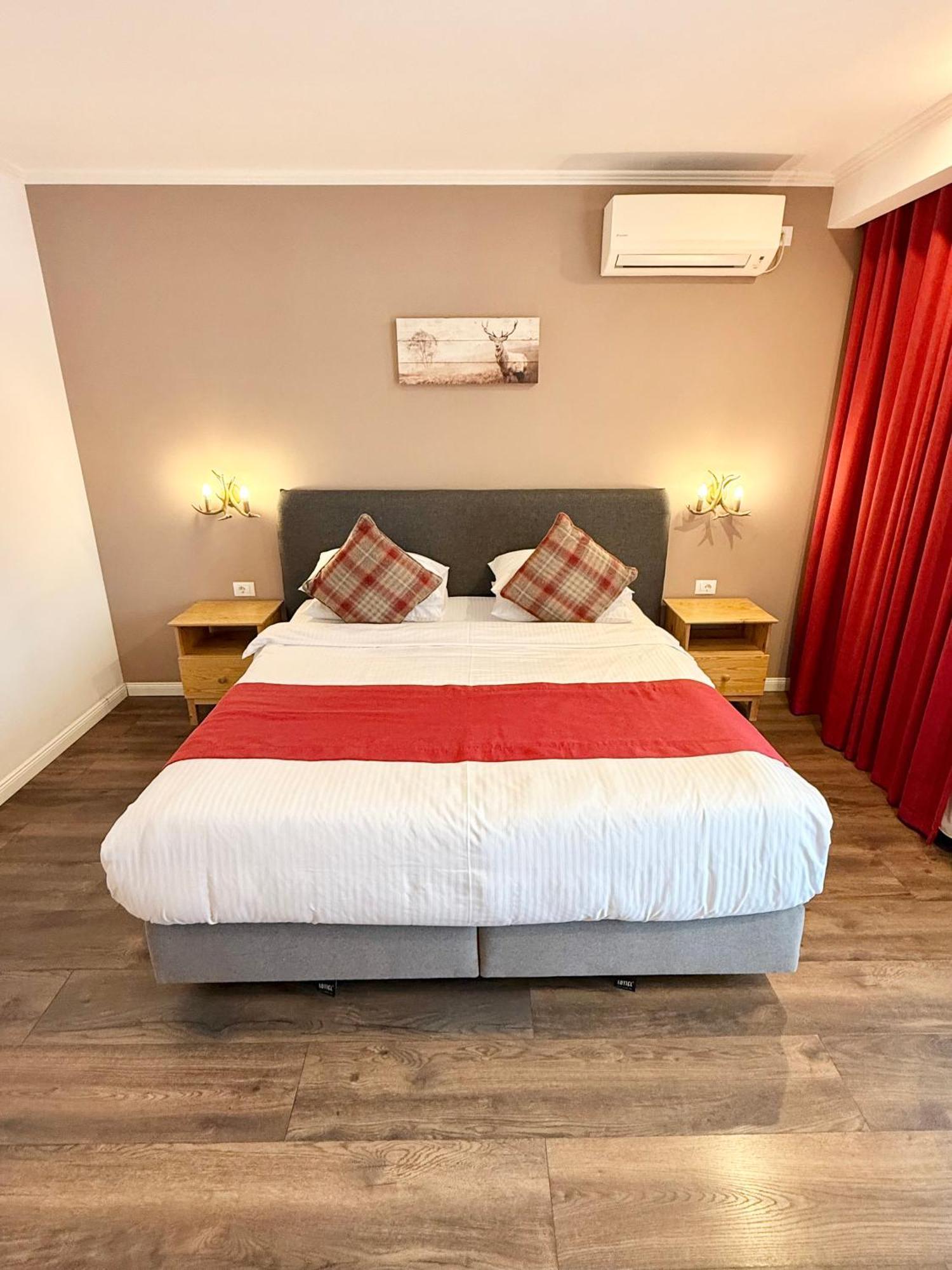 Krystal Boutique Mansion Hotel Hunedoara Eksteriør billede