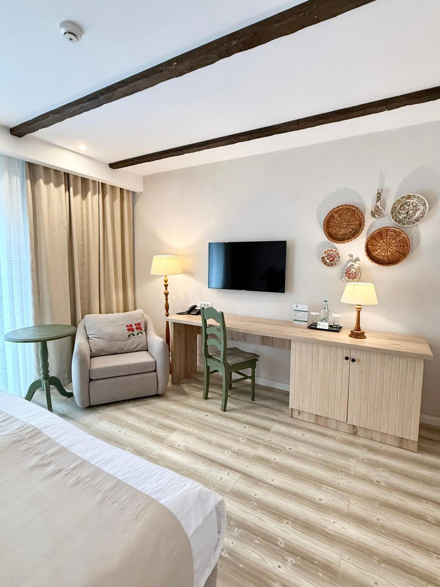 Krystal Boutique Mansion Hotel Hunedoara Eksteriør billede